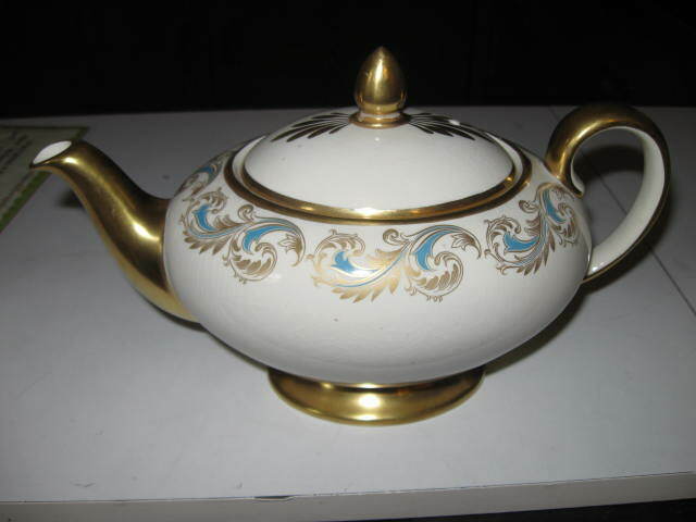 Vintage Sadler Teapot Mayfair Gold Spout Handle and Base wGold and Aqua Scrolls,