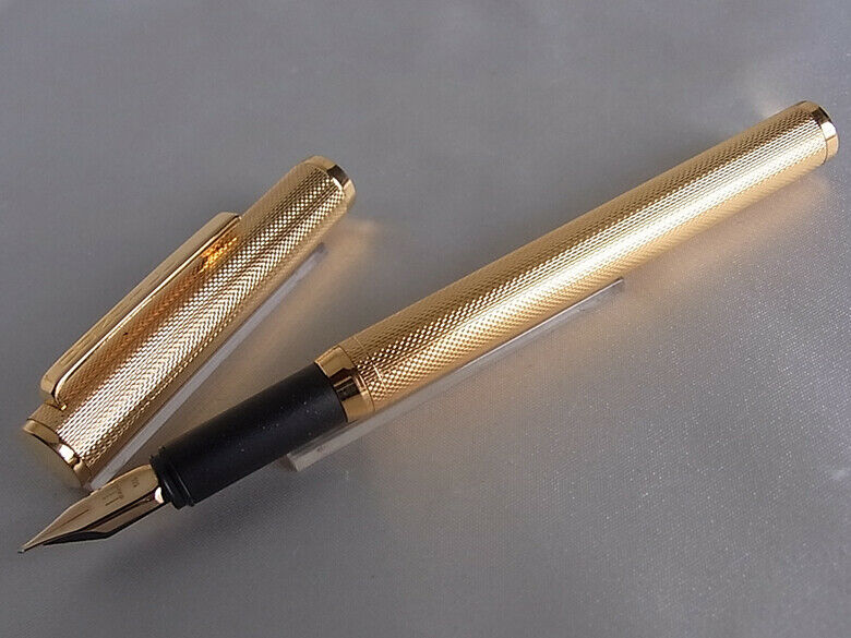 Dunhill Fountain Pen Gold Plated Barley 14K Nib