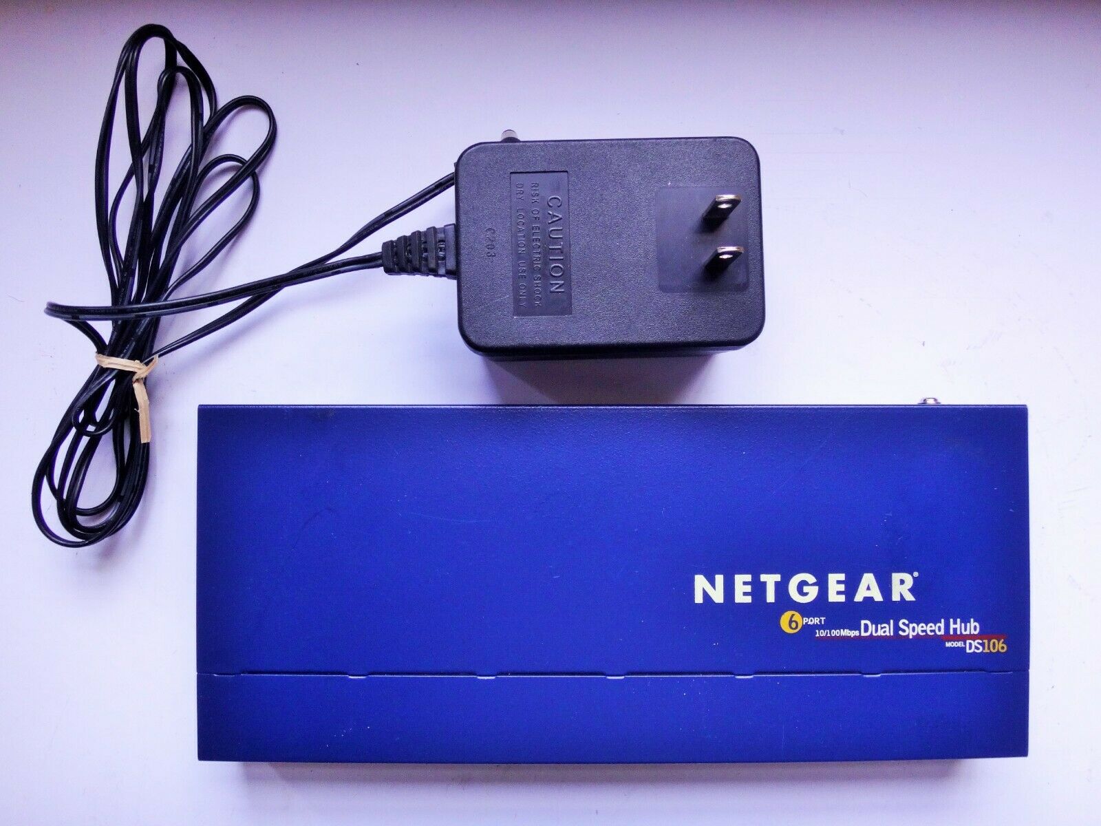 NETGEAR 6-Port 10/100 Dual Speed Hub DS106 WITH AC Power Adapter TESTED & WORKNG