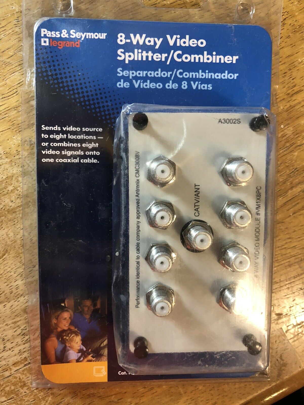 8 - Way Video Splitter / Combiner  ( new in retail package )