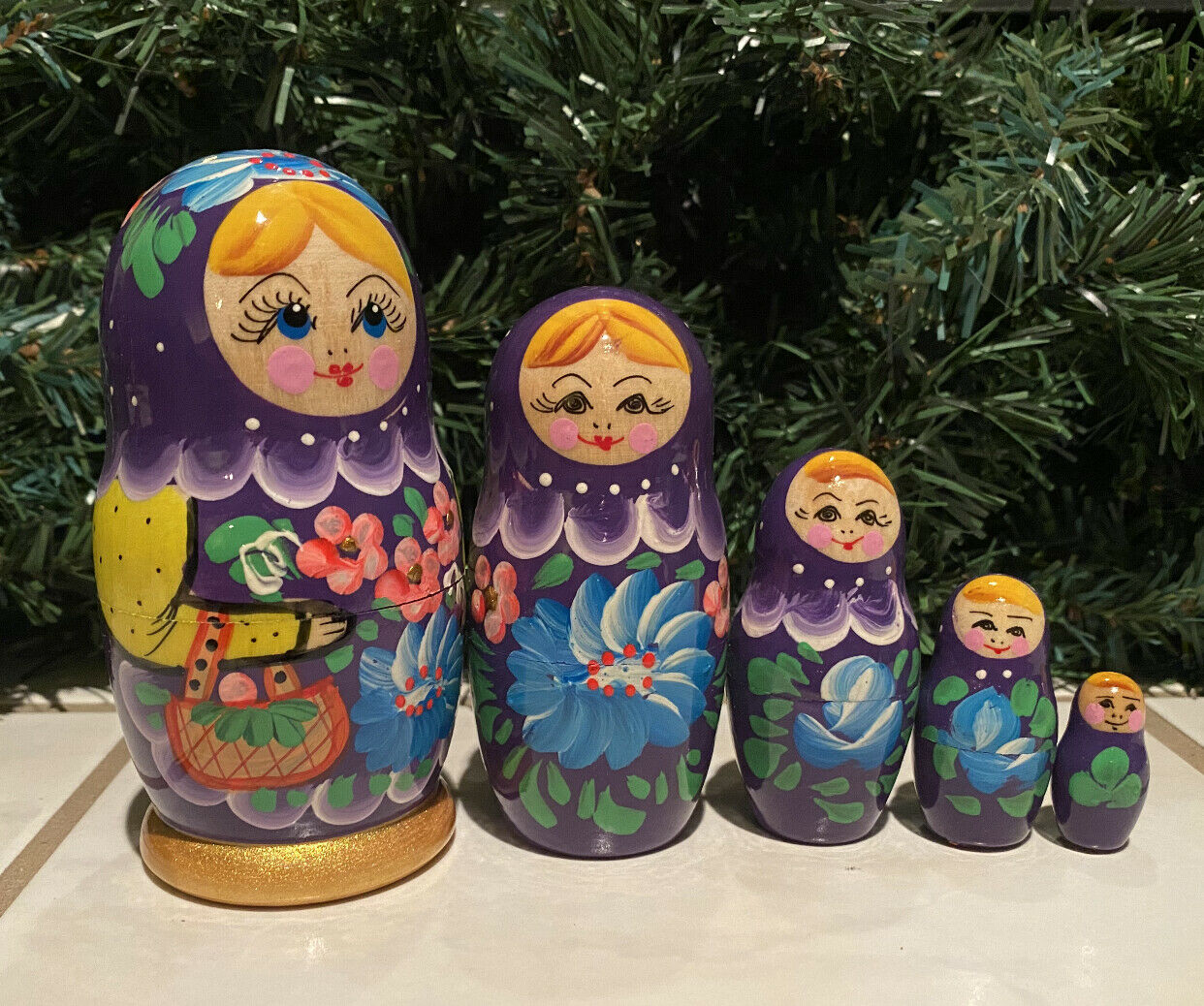 Russian Nesting Dolls Girl With Purse! 5 Pieces Purple  Colors Beautiful Set!