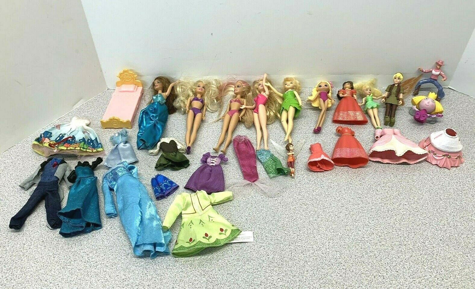 Large Assortment of Disney, Princess & Other Small Dolls and Doll Clothes(C20)