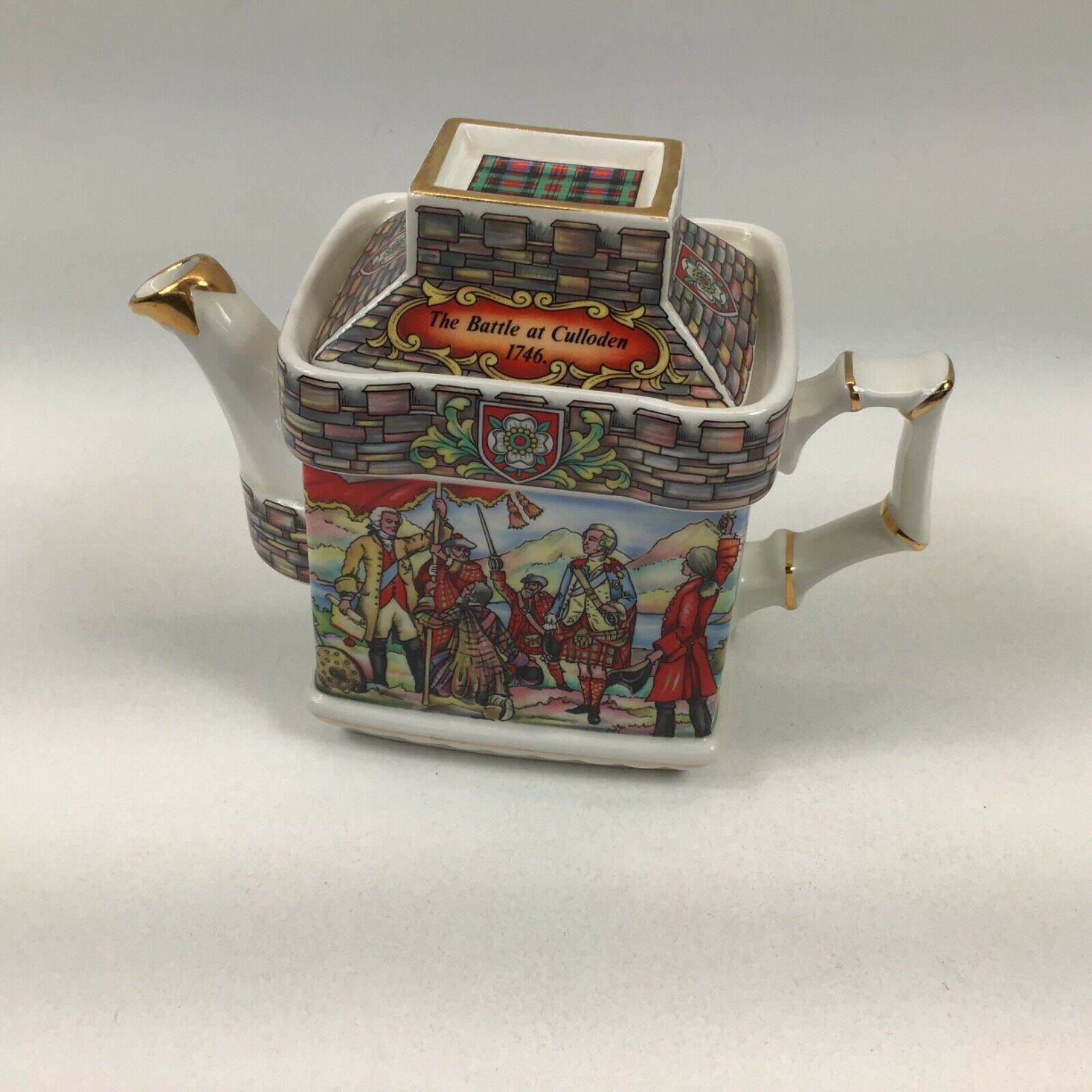 Sadler England teapot Charlie battle of culloden 1746 gold trim Bonnie prince