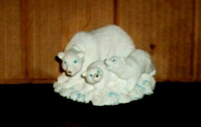 3 Polar Bears with Cubs Figurine Statue K's Collection