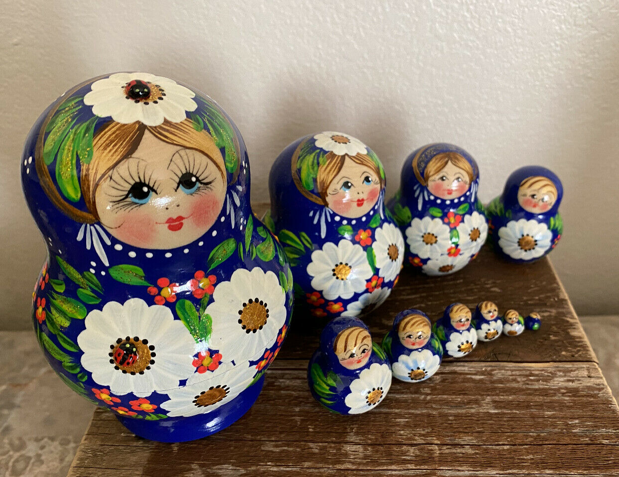 Russian Nesting Dolls Beautiful White Flowers!  10 pieces
