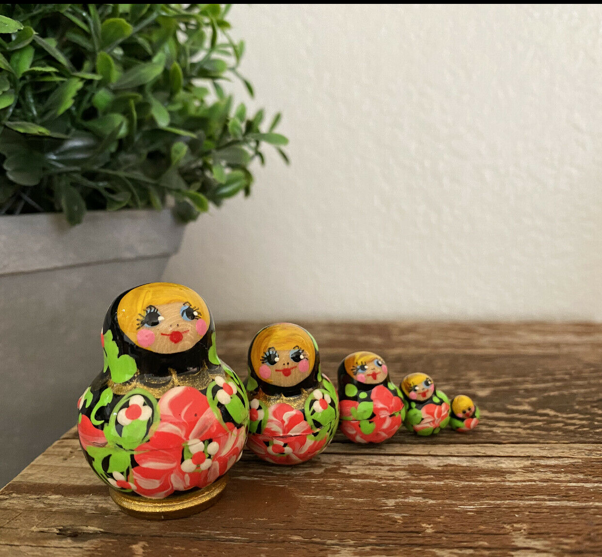 Russian Nesting Dolls Miniature Set! 5 Pieces