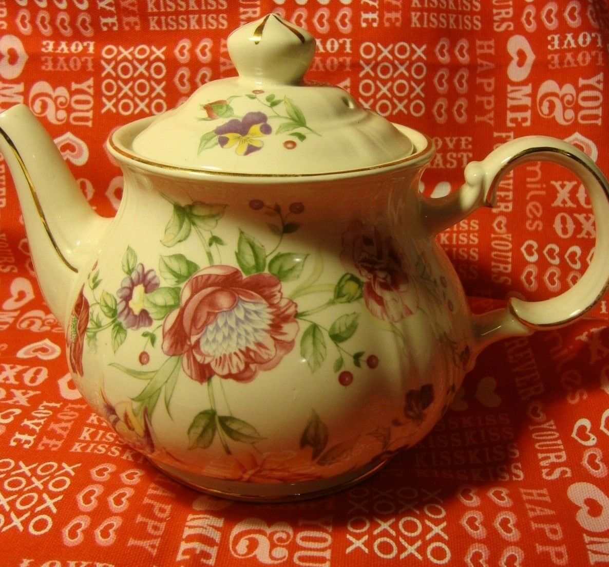 Vintage Sadler Made England Ivory Full Size Teapot #3684 Floral Gold Trim    357