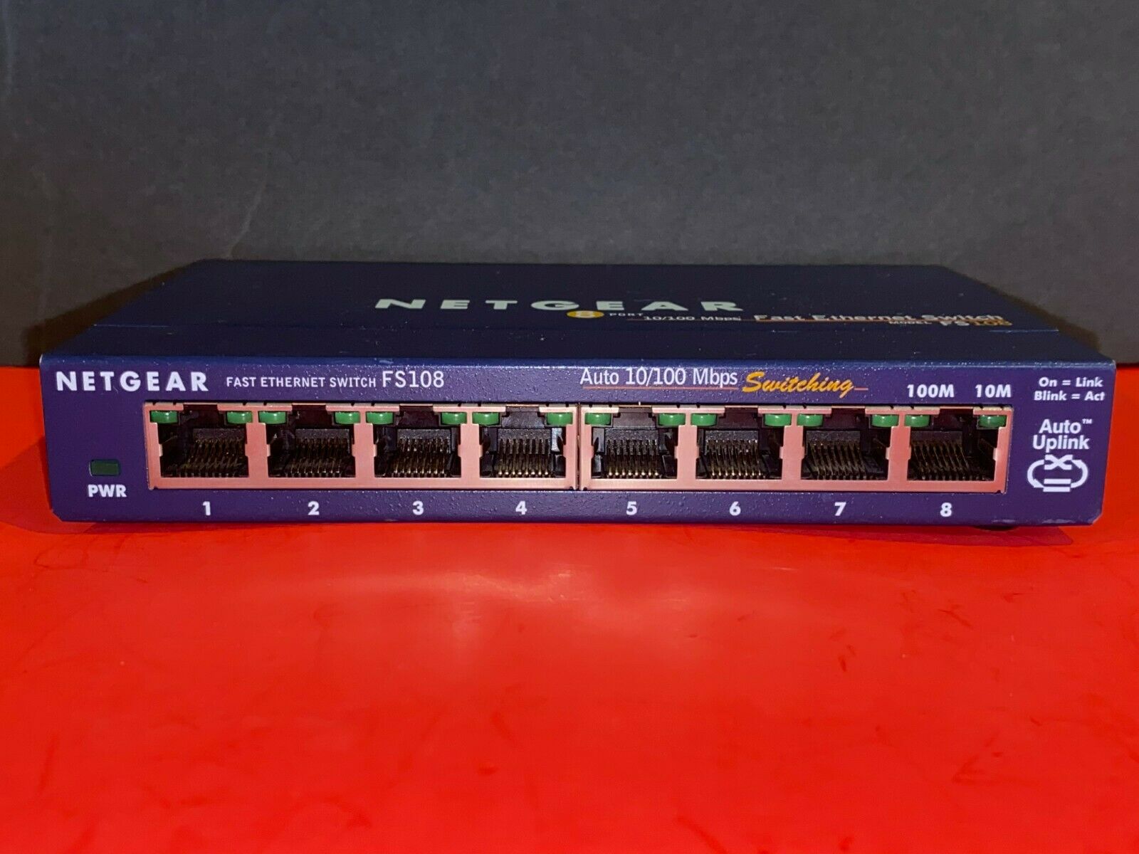 Netgear 8 Port 10/100 Mbps Fast Ethernet Switch Model:fs108    V2