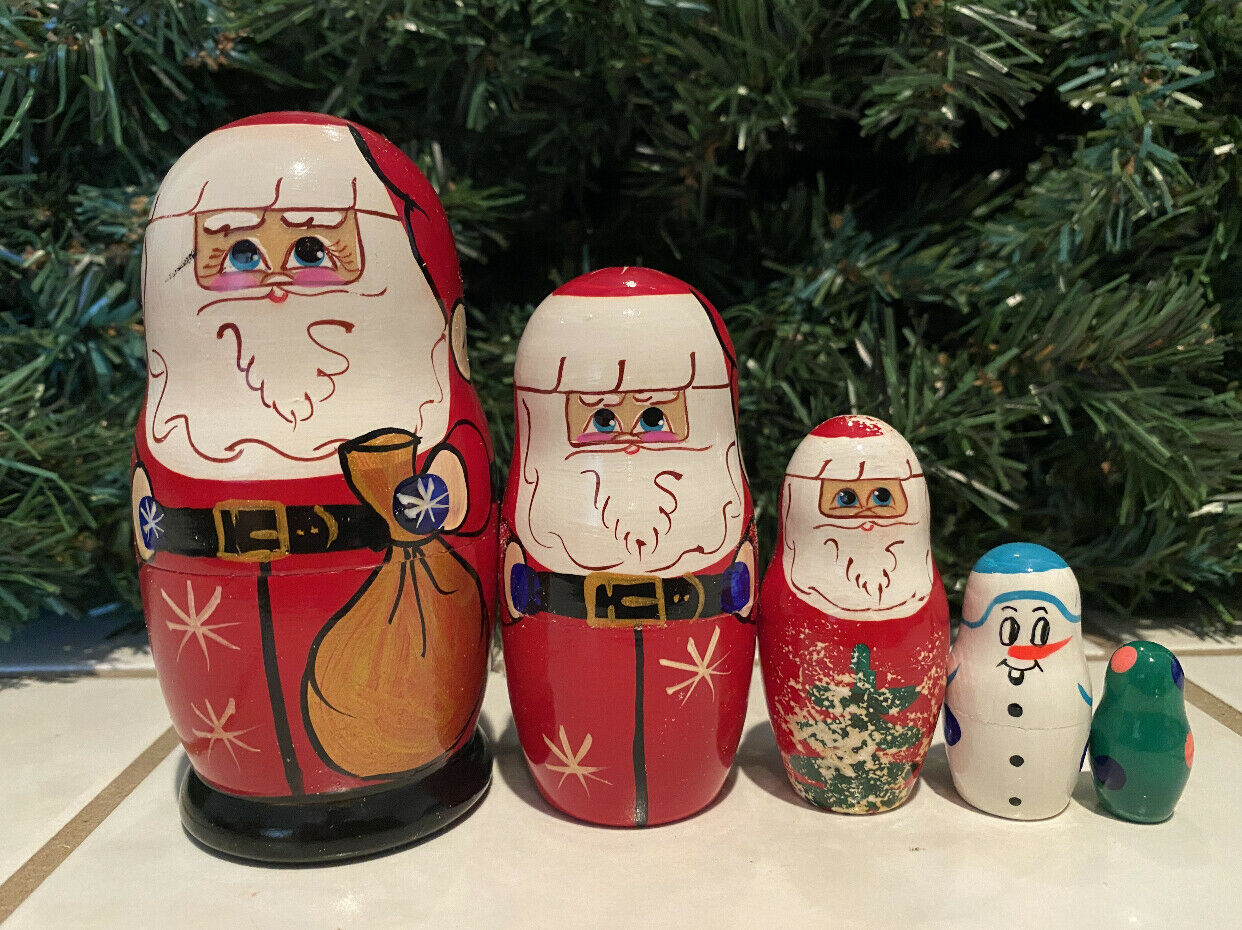 Russian Nesting Dolls Beautiful Santa!! 5 Pieces  Christmas Decor/ Gift